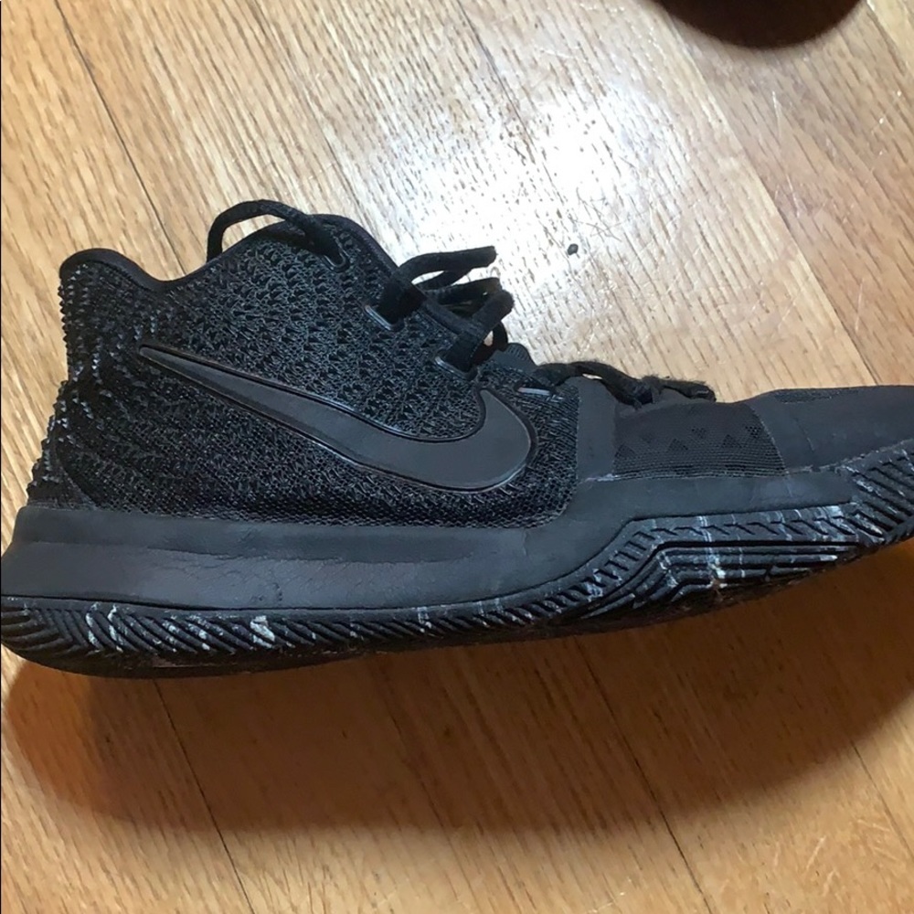 Nike Kyle Irving Azurie Elizabeth Shoe